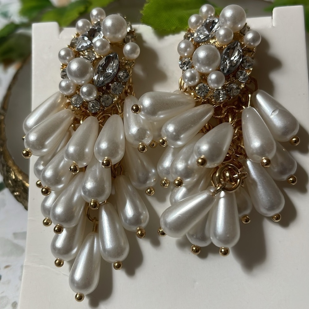 Pearl Cluster Crystal Dangle Earrings - Picture 9 of 14